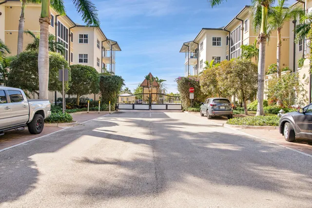 Flagler Landing Unit 301 photo 3