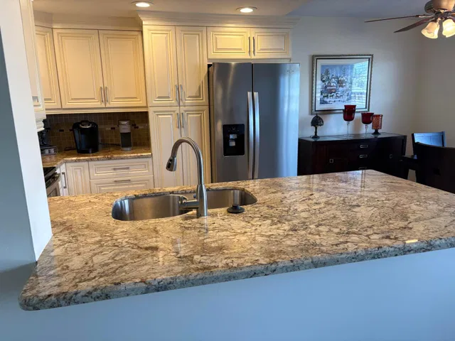 Unit 2024 B photo 3