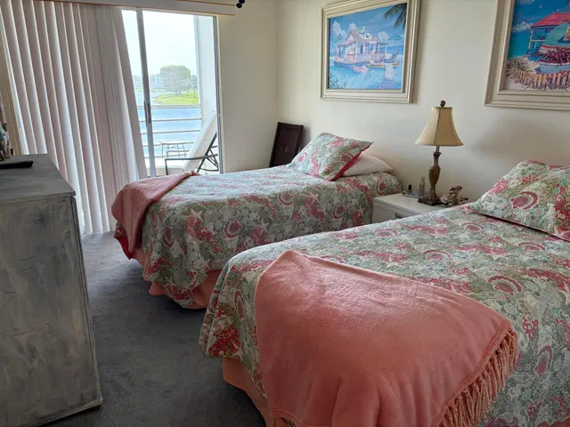 Unit 2024 B photo 20