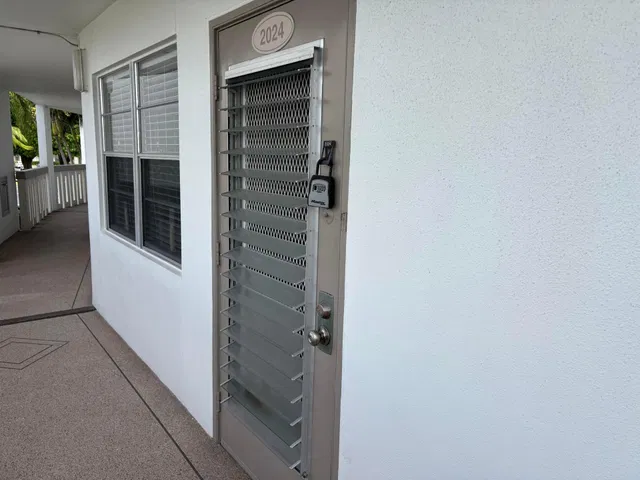 Unit 2024 B photo 26