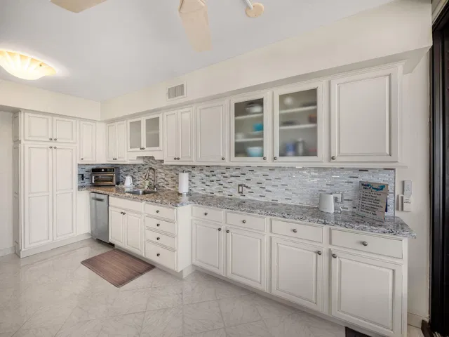 Singer Island Residence photo 6