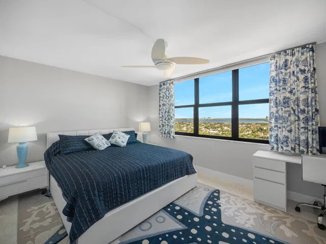 Singer Island Residence photo 11