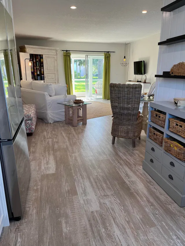 Unit 293 photo 18
