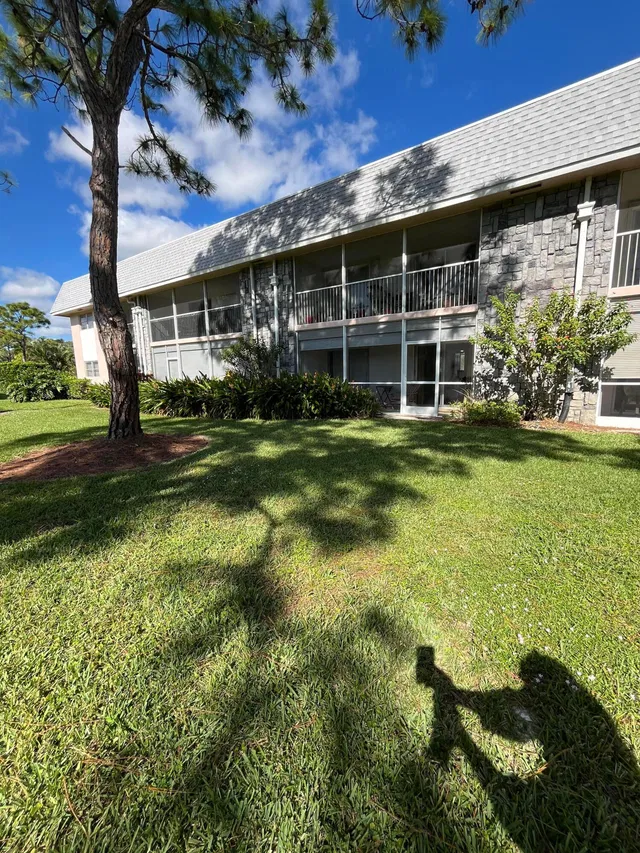 Unit 293 photo 32