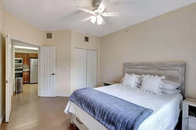 Unit 105 photo 3