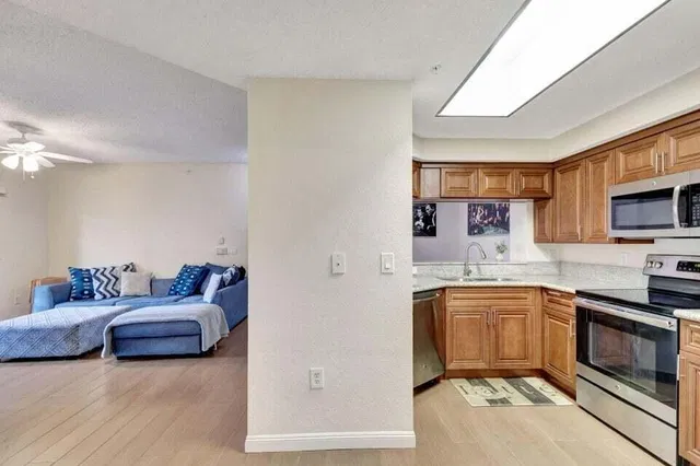 Unit 105 photo 19