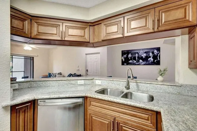 Unit 105 photo 21