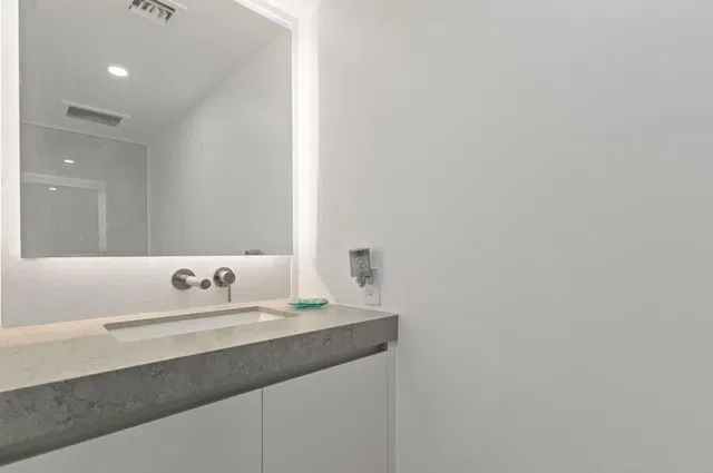 Boca Raton Unit 1004 photo 18