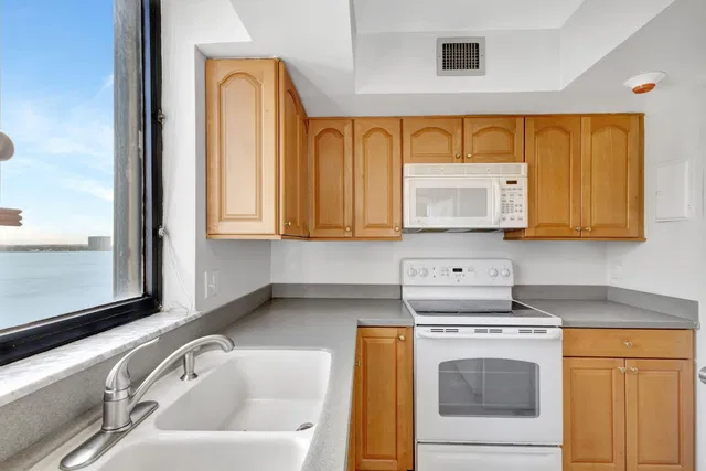 Eastpointe Singer Island Unit 15 A photo 24