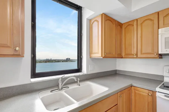 Eastpointe Singer Island Unit 15 A photo 28