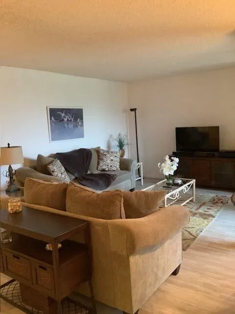 Unit 9209 photo 5
