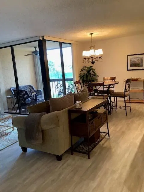 Unit 9209 photo 7