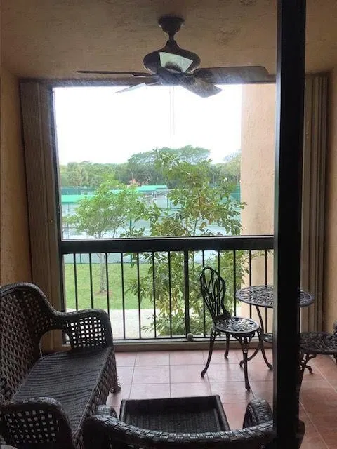 Unit 9209 photo 8