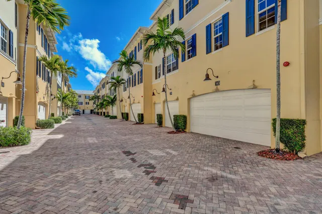 Magnolia Court Residence photo 48