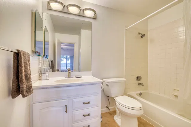PGA National Palm Beach Gardens Unit 203 photo 15