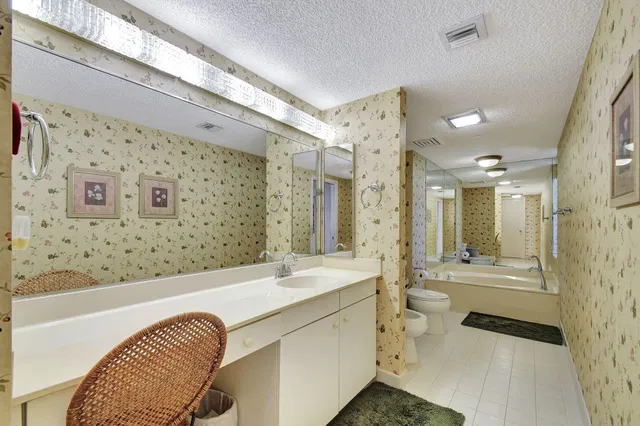 4000 N Ocean Singer Island Unit 2401 photo 24