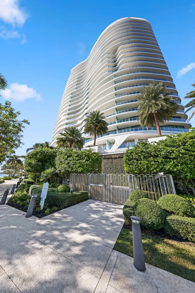 The Bristol Palm Beach Unit 1801 photo 5