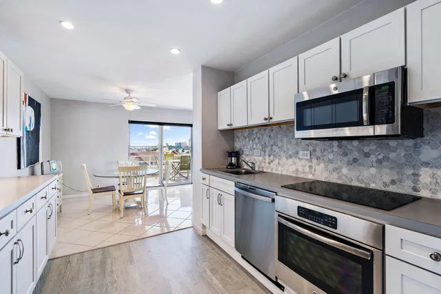 Palm Beach Towers, Palm Beach Unit 626b photo 6