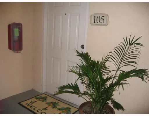  Unit 105 photo 9