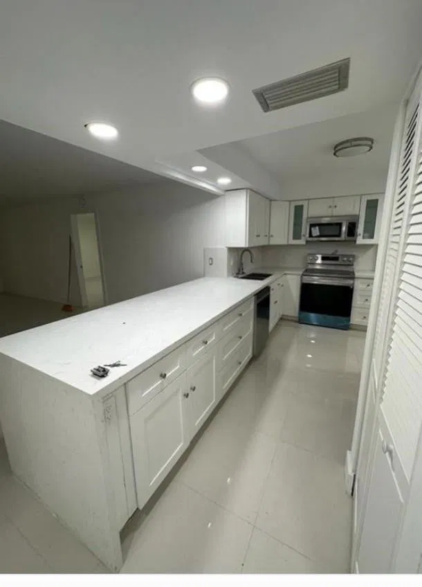 Unit 118 photo 2