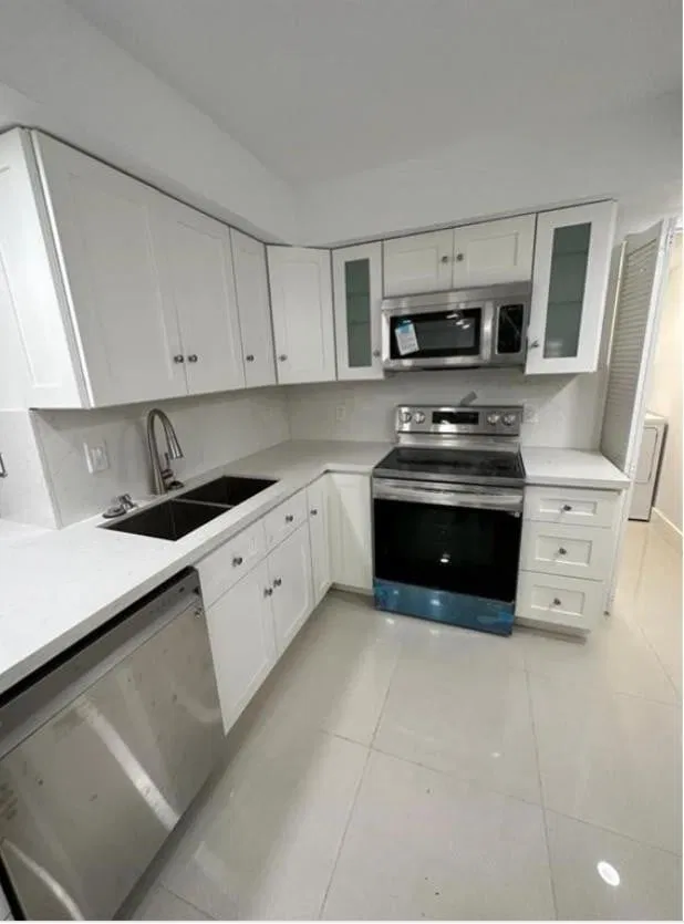 Unit 118 photo 14