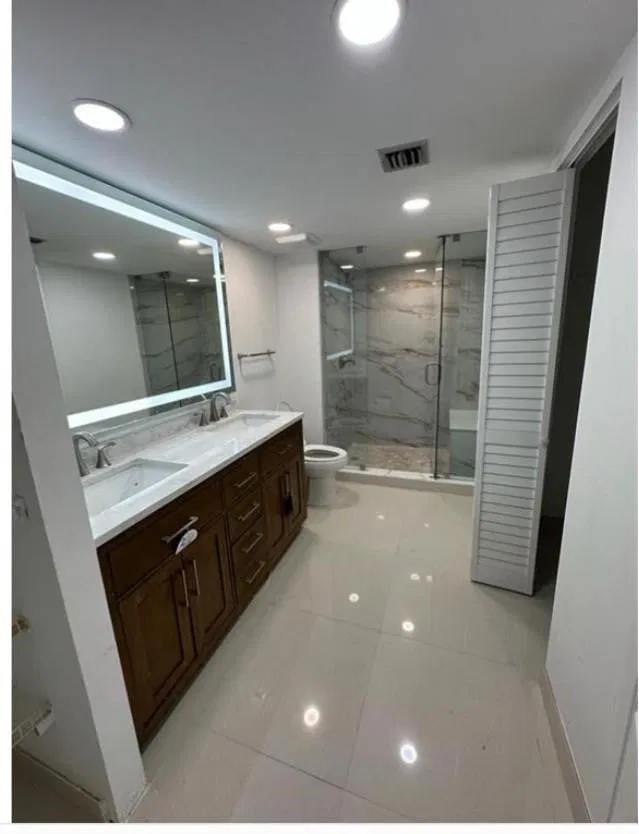 Unit 118 photo 26