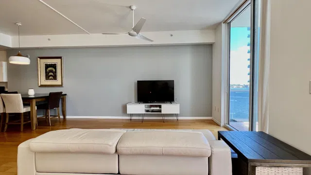 Villa Lofts Unit 904 photo 5