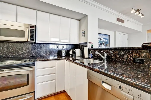 The Tower Condominium at Cityplace Unit 801 photo 5