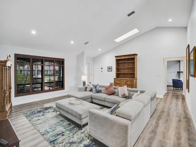 Boca Bath & Tennis Residence photo 17