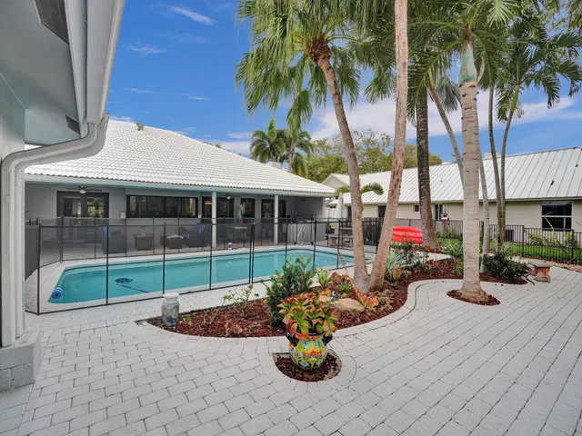 Boca Bath & Tennis Residence photo 78