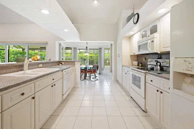 Colonnade Boca Raton Residence photo 8