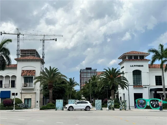 The Tower Condominium at Cityplace Unit 907 photo 2
