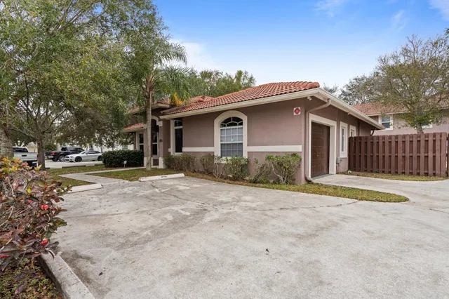 Residence photo 2
