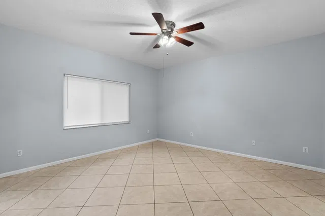 Residence photo 3