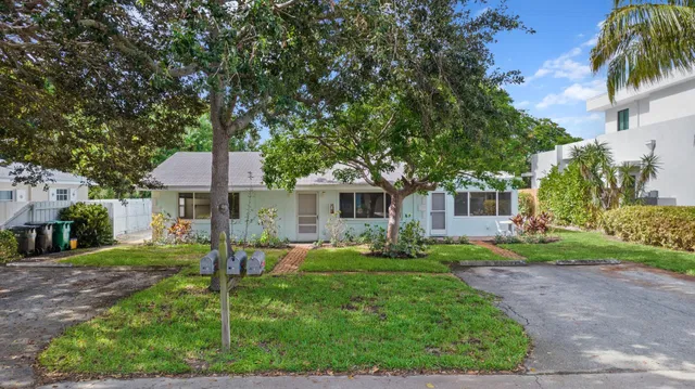 Palm Trail Delray Beach Residence photo 3