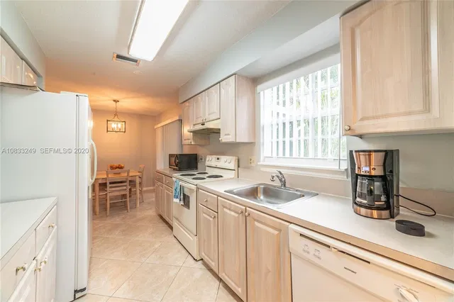 Residence photo 6