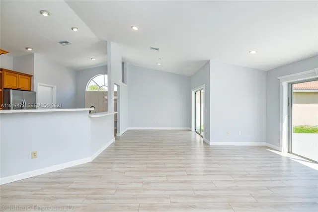 Residence photo 5