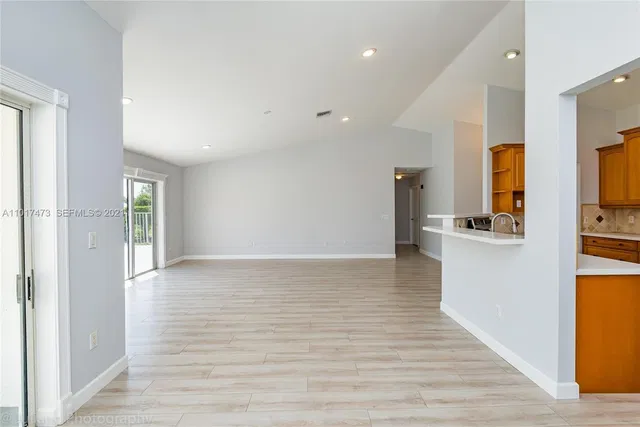 Residence photo 6