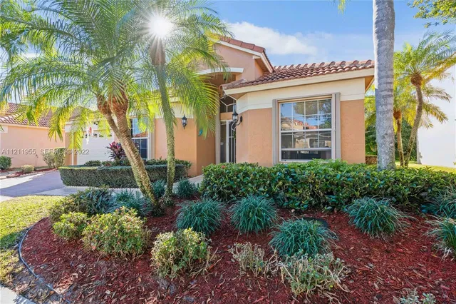 Residence photo 3