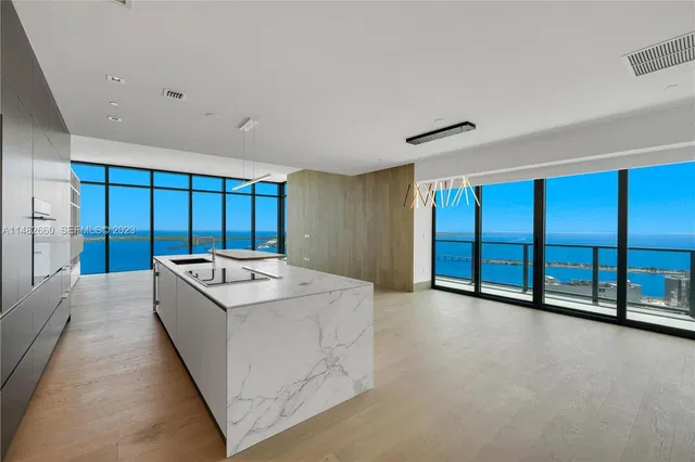 Echo Brickell 4403