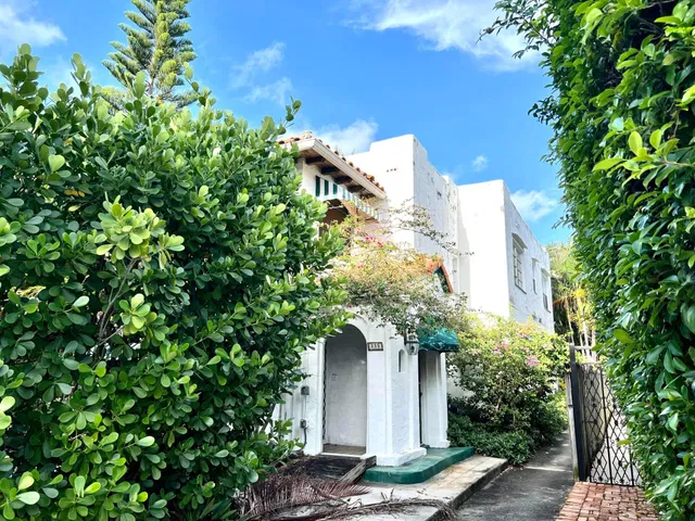 335 Cocoanut Row