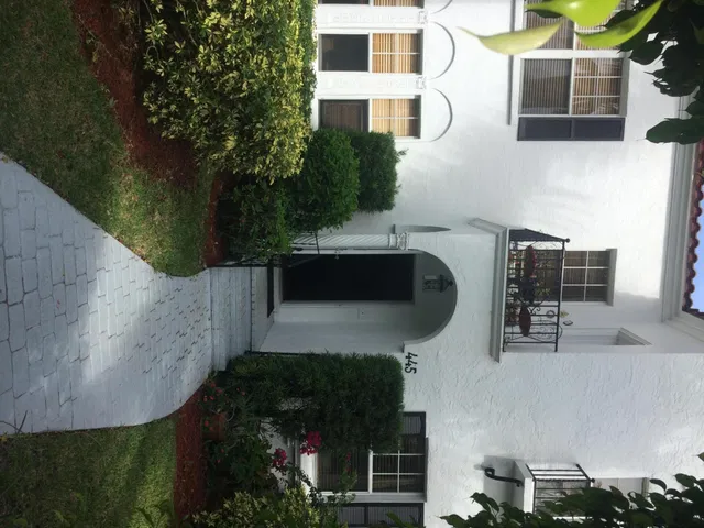 445 Brazilian Avenue #12