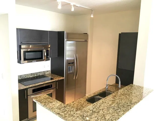 Cityplace South Tower Unit 426 photo 9