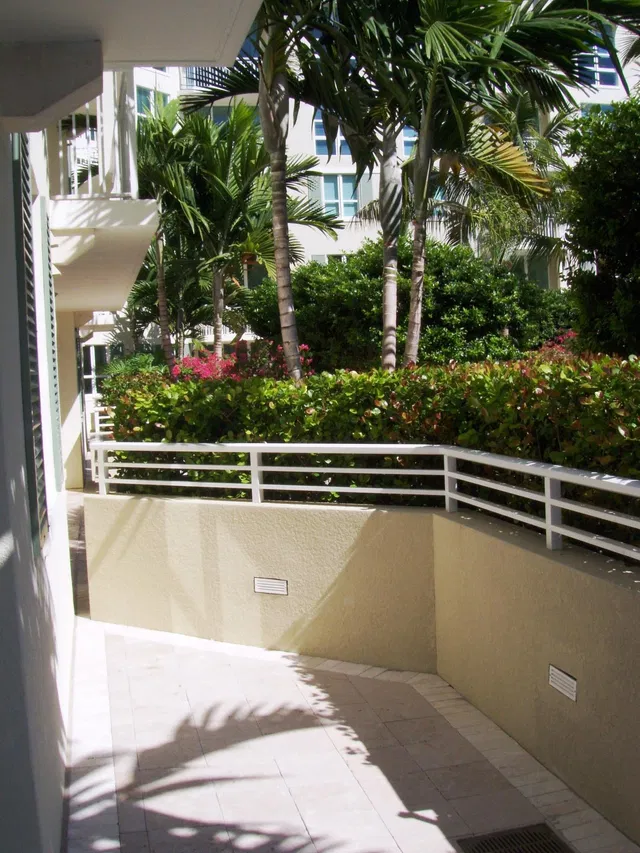 City Palms Unit 618 photo 4