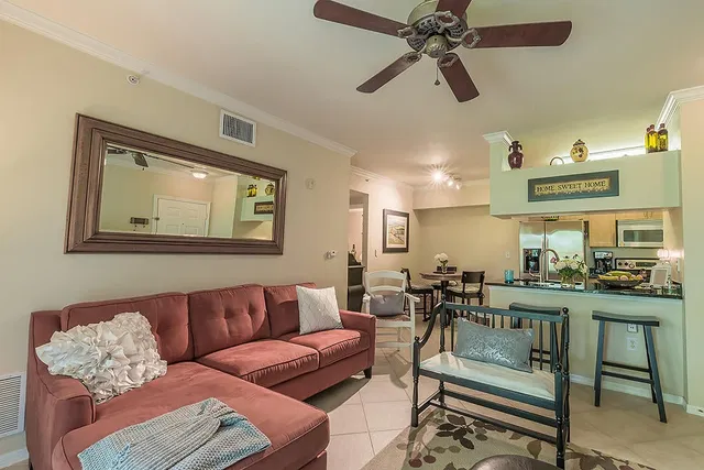 Unit 207 photo 9