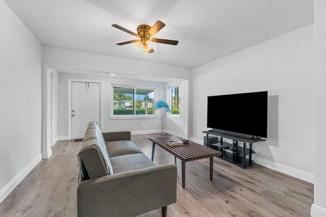 Residence photo 8