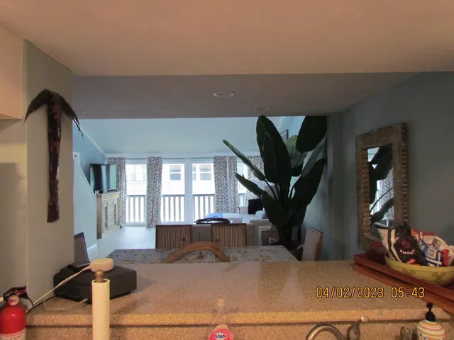 Unit 2-202 photo 17