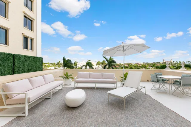 150 Bradley Place #306