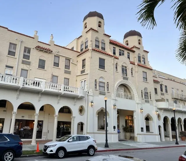 235 Sunrise Avenue #1021