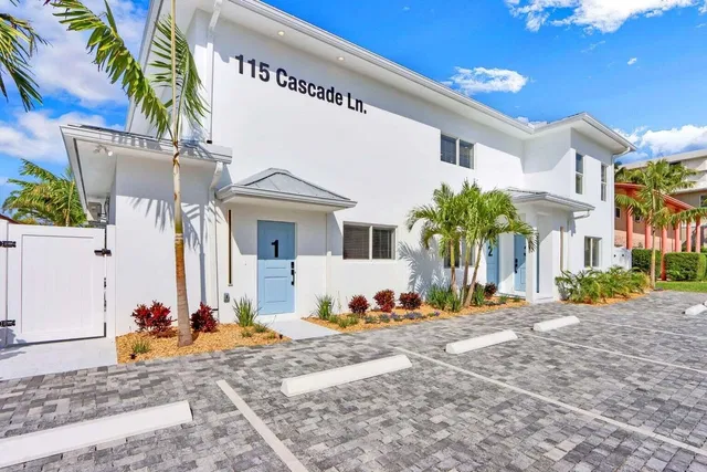 Palm Beach Shores Residence photo 13